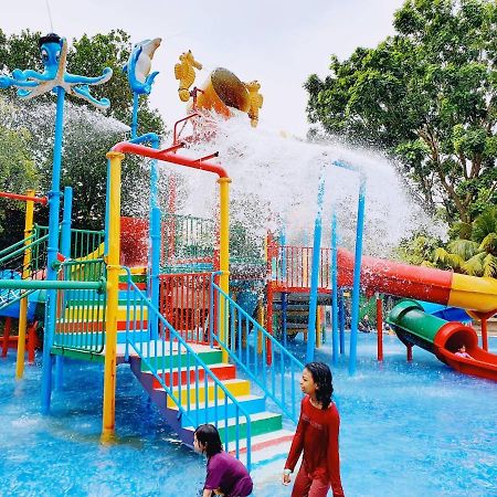 Malacca Top Largest Waterpark Resort - By YouBNB Homestay Melaka Exterior foto