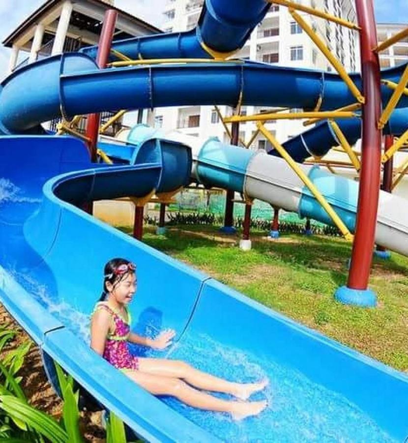Malacca Top Largest Waterpark Resort - By YouBNB Homestay Melaka Exterior foto