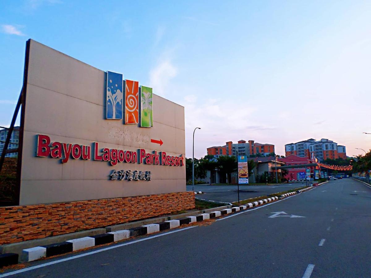 Malacca Top Largest Waterpark Resort - By YouBNB Homestay Melaka Exterior foto