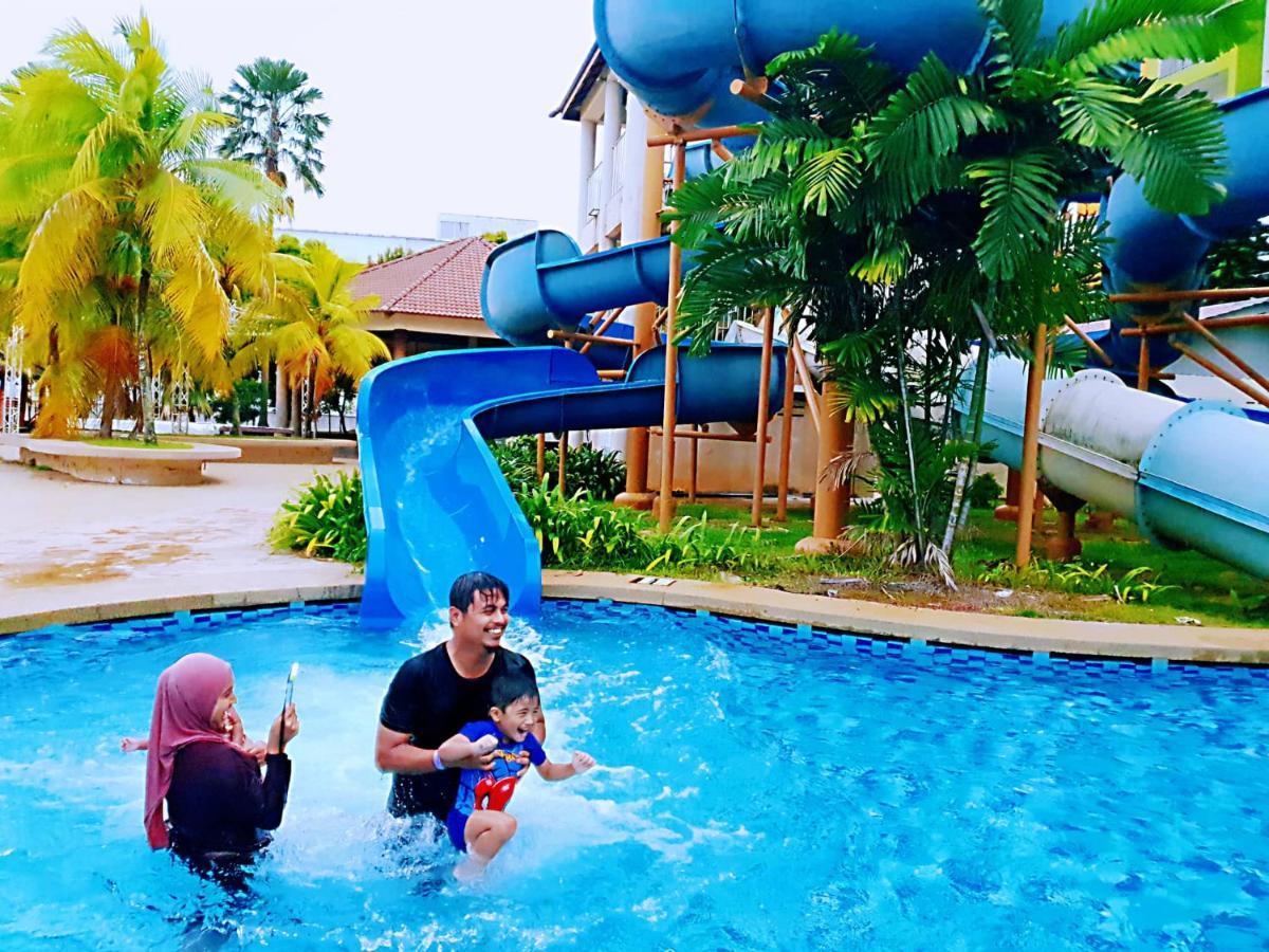Malacca Top Largest Waterpark Resort - By YouBNB Homestay Melaka Exterior foto