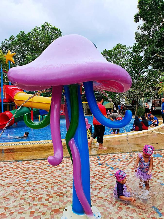 Malacca Top Largest Waterpark Resort - By YouBNB Homestay Melaka Exterior foto