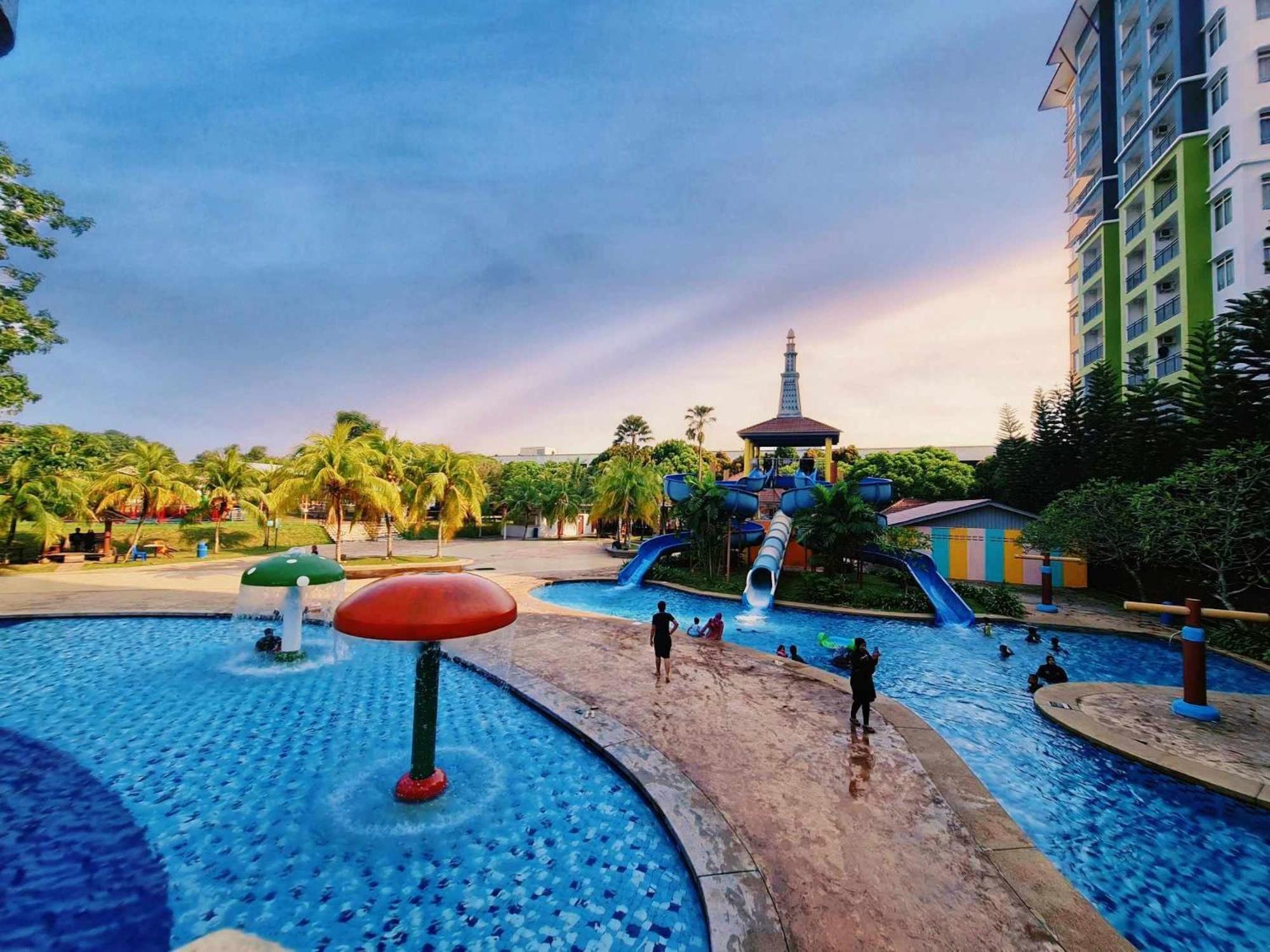 Malacca Top Largest Waterpark Resort - By YouBNB Homestay Melaka Exterior foto